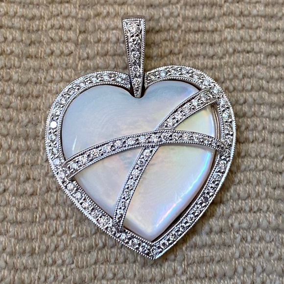 18KT Diamond & Mother Of Pearl Heart Pendant - Picture 14 of 14